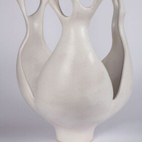 FLORA - 2026 45 x 36 x 36 πηλός stoneware υάλωμα 1220°C. FLORA - 2026 45 x 36 x 36 πηλός stoneware υάλωμα 1220°C.