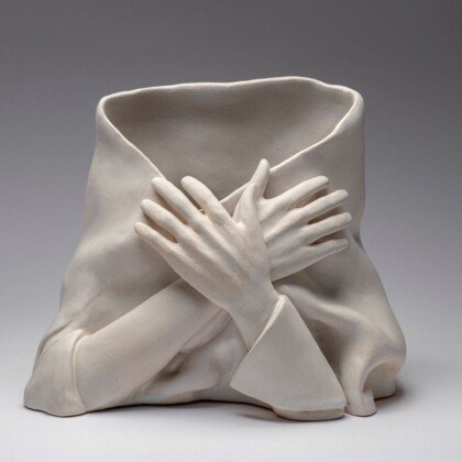 . “Maria” 24x 30x17 εκ. πηλός stoneware υαλωμένος 1240°C στην έκθεση “LA DIVINA” αφιερωμένη στα 100 χρόνια από τη γέννηση της Μαρία Κάλλας - kARTlos gallery / Αθήνα . “Maria” 24x 30x17 εκ. πηλός stoneware υαλωμένος 1240oC στην έκθεση “LA DIVINA” αφιερωμένη στα 100 χρόνια από τη γέ...